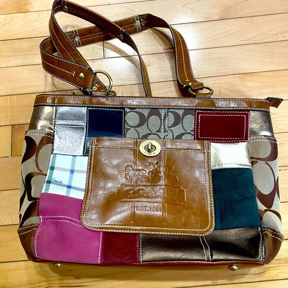 Coach purse 👜 - Picture 1 of 5